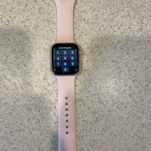 Series 6 Apple Watch 40 mm